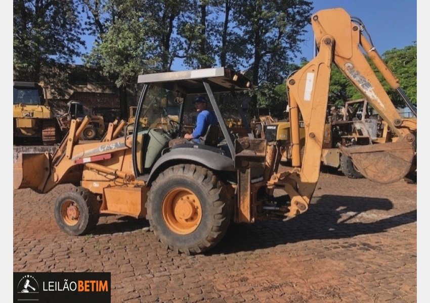 Retroescavadeira Case 580M 4X4 Ano 2009